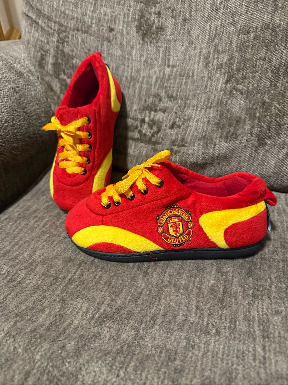 Manchester United Slippers Red Medium Tennis Shoe
